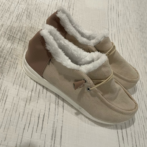 FLEECE WARM SLIDE ONS - Picture 3 of 6